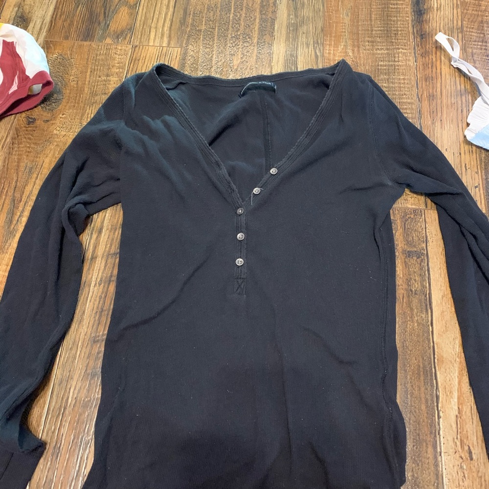 Low cut long sleeve 🖤